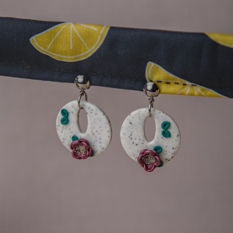 Clips ronde fleurs violettes